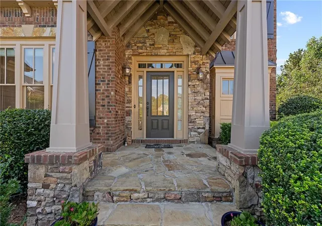 Photo 3 of Single family home for sale at 3370 Seven Oaks Dr, Cumming, GA 30041 | MLS# 7834897 | Listing updated on 2026-09-29