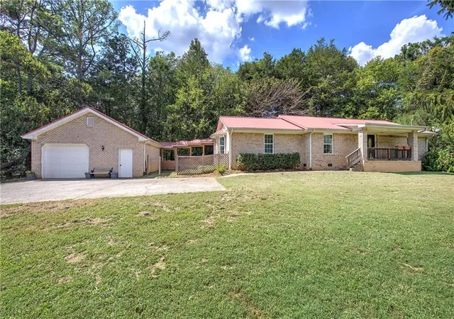 Photo 2 of Single family home for sale at 26 Farmer Rd Nw, Cartersville, GA 30120 | MLS# 7836351 | Listing updated on 2026-09-27