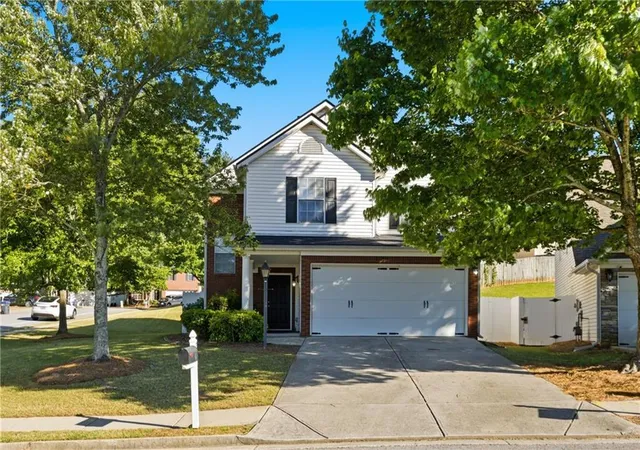 Photo 3 of Single family home for sale at 702 River Hl Dr, Lawrenceville, GA 30046 | MLS# 7836175 | Listing updated on 2026-09-12