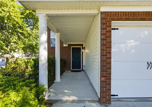 Photo 3 of Single family home for sale at 702 River Hl Dr, Lawrenceville, GA 30046 | MLS# 7836175 | Listing updated on 2026-09-12