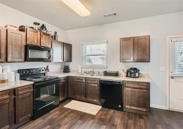 Photo 2 of Townhouse for sale at 2161 Cypress Ln SW, Atlanta, GA 30331 | MLS# 7846313 | Listing updated on 2026-10-01