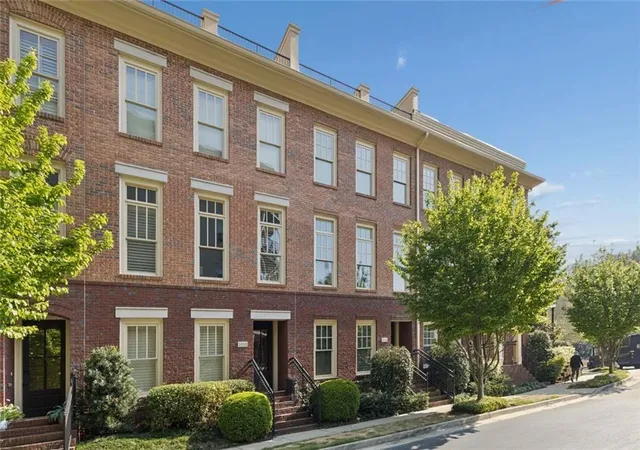 Photo 2 of Townhouse for sale at 1014 River Vista Dr, Sandy Springs, GA 30339 | MLS# 7843727 | Listing updated on 2026-09-25