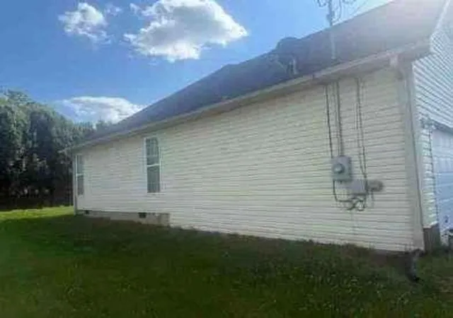 Photo 2 of Sale Pending at 1504 Rockview Cir, Weaver, AL 36277 | MLS# 7832876 | Listing updated on 2026-09-09