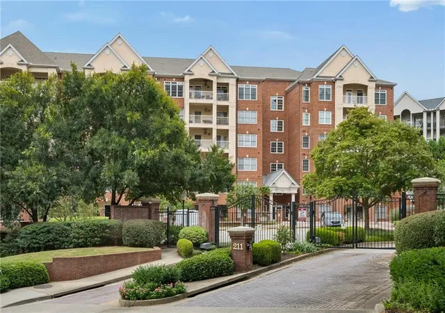 Listing Photo 1 - Condo for sale in building located at 211 Colonial Homes Dr Nw, Atlanta, GA 30309 - Unit #1304