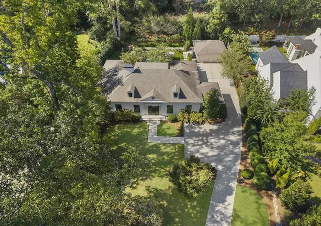 Photo 3 of Sale Pending at 447 Valley Rd, Atlanta, GA 30305 | MLS# 7838812 | Listing updated on 2026-09-29