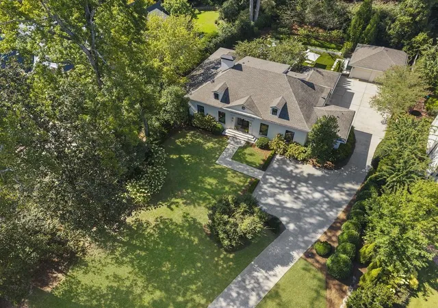 Photo 4 of Sale Pending at 447 Valley Rd, Atlanta, GA 30305 | MLS# 7838812 | Listing updated on 2026-09-29