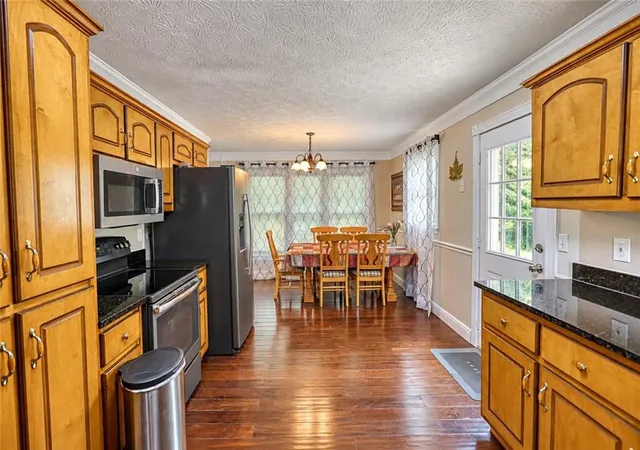 Photo 4 of Single family home for sale at 1042 Duke Dr, Conyers, GA 30013 | MLS# 7838075 | Listing updated on 2026-09-28