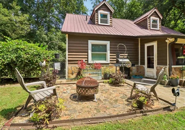 Photo 3 of Single family home for sale at 1572 Jersey Social Cir Rd, Covington, GA 30014 | MLS# 7832349 | Listing updated on 2026-09-04