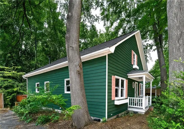 Photo 3 of Single family home for sale at 919 Walker Ave, Atlanta, GA 30316 | MLS# 7832837 | Listing updated on 2026-09-15