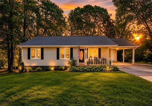 Photo 1 of Single family home for sale at 3016 Summer Lake Dr, Gainesville, GA 30506 | MLS# 7835504 | Listing updated on 2026-09-11