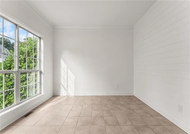 Photo 3 of Single family home for sale at 5665 Kennemore Dr, Alpharetta, GA 30004 | MLS# 7834753 | Listing updated on 2026-09-12