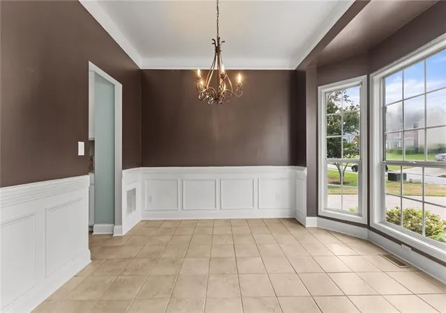 Photo 4 of Single family home for sale at 5665 Kennemore Dr, Alpharetta, GA 30004 | MLS# 7834753 | Listing updated on 2026-09-12