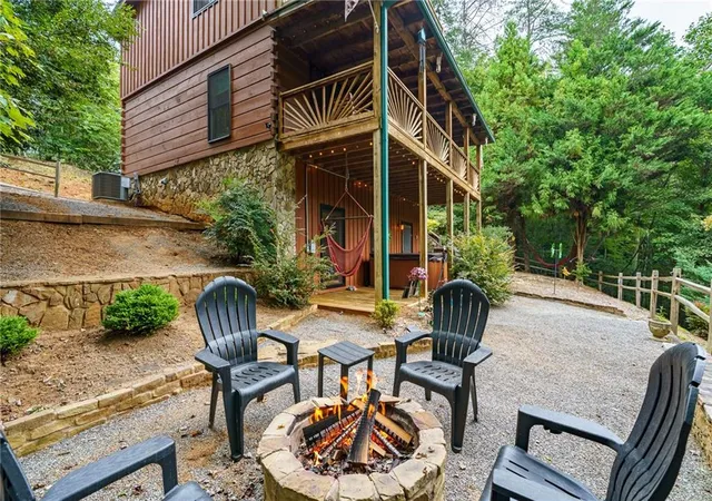 Photo 3 of Single family home for sale at 405 Donna Lee Ln, Mineral Bluff, GA 30559 | MLS# 7844054 | Listing updated on 2026-09-25