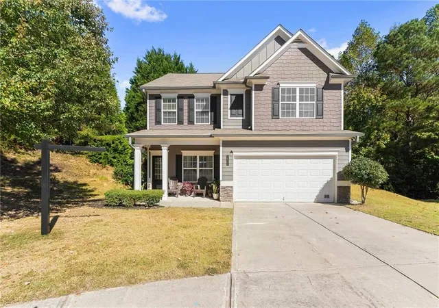 Photo 2 of Single family home for sale at 3831 Green Ridge Ct, Gainesville, GA 30507 | MLS# 7857146 | Listing updated on 2026-10-27