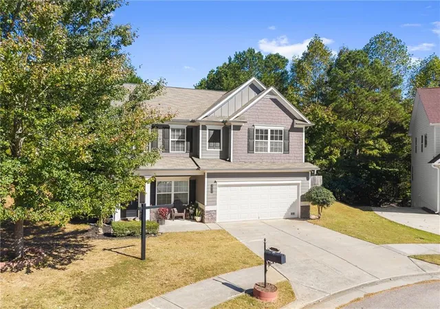 Photo 3 of Single family home for sale at 3831 Green Ridge Ct, Gainesville, GA 30507 | MLS# 7857146 | Listing updated on 2026-10-27