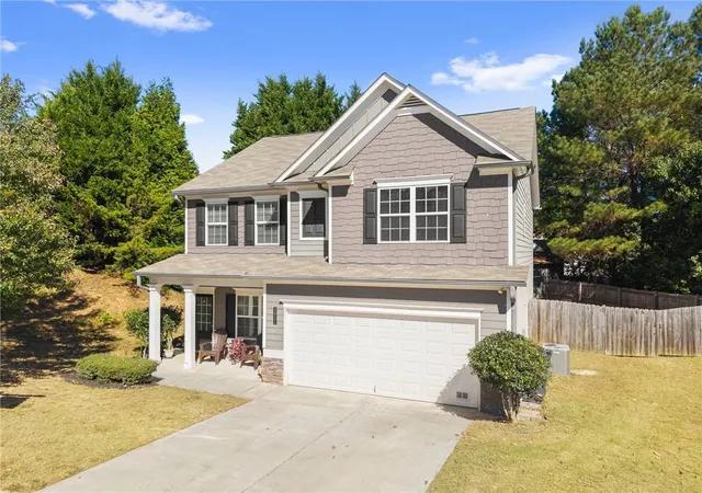 Photo 4 of Single family home for sale at 3831 Green Ridge Ct, Gainesville, GA 30507 | MLS# 7857146 | Listing updated on 2026-10-27