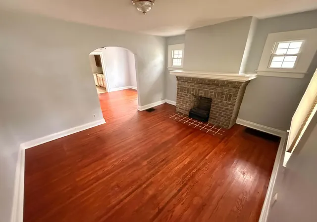 Photo 3 of Single family home for sale at 485 N Warren Ave, Columbus, OH 43204 | MLS# 226026284 | Listing updated on 2026-09-23