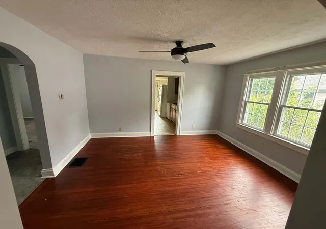 Photo 4 of Single family home for sale at 485 N Warren Ave, Columbus, OH 43204 | MLS# 226026284 | Listing updated on 2026-09-23
