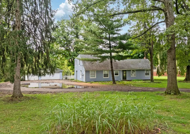 Photo 3 of Single family home for sale at 312 James Rd, Columbus, OH 43230 | MLS# 226036413 | Listing updated on 2026-09-25