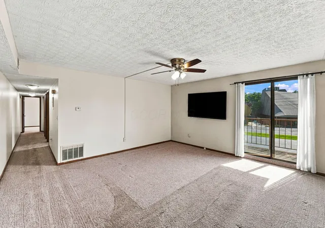 Listing Photo 3 - Condo for sale in building located at 4115 Karl Rd, Columbus, OH 43224 - Unit #201