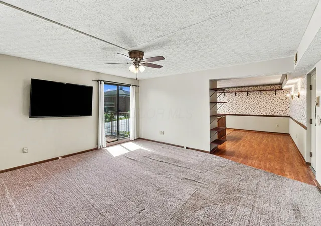 Listing Photo 4 - Condo for sale in building located at 4115 Karl Rd, Columbus, OH 43224 - Unit #201