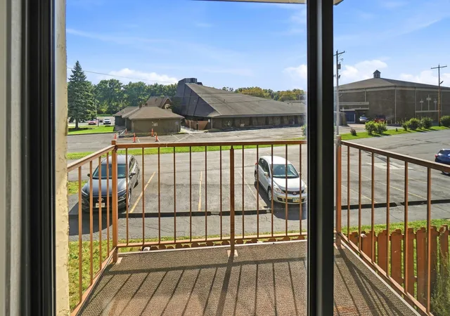 Listing Photo 5 - Condo for sale in building located at 4115 Karl Rd, Columbus, OH 43224 - Unit #201