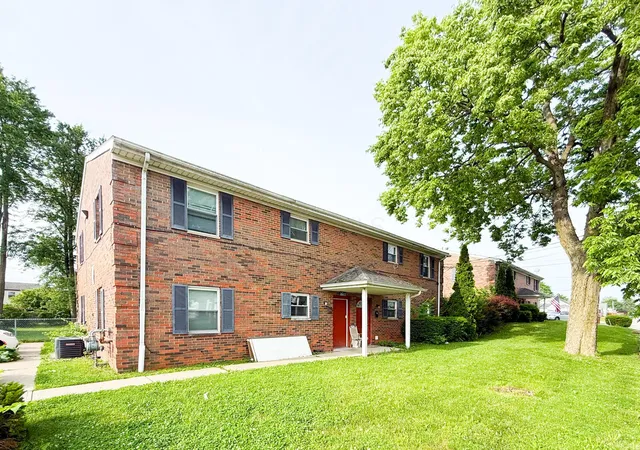 Photo 3 of Multi family home for sale at 565 Ryan Ave, Columbus, OH 43223 | MLS# 226003980 | Listing updated on 2026-09-30
