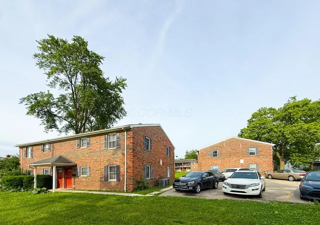 Listing Photo 5 - Condo for sale in building located at 565 Ryan Ave, Columbus, OH 43223