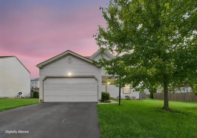 Photo 2 of Single family home for sale at 1049 Legacy Ln, Pataskala, OH 43062 | MLS# 226027003 | Listing updated on 2026-09-21