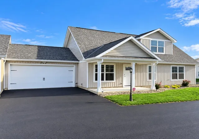 Condo for sale at 202 Cumberland Meadows Cir, Hebron, OH 43025 | MLS# 226006117