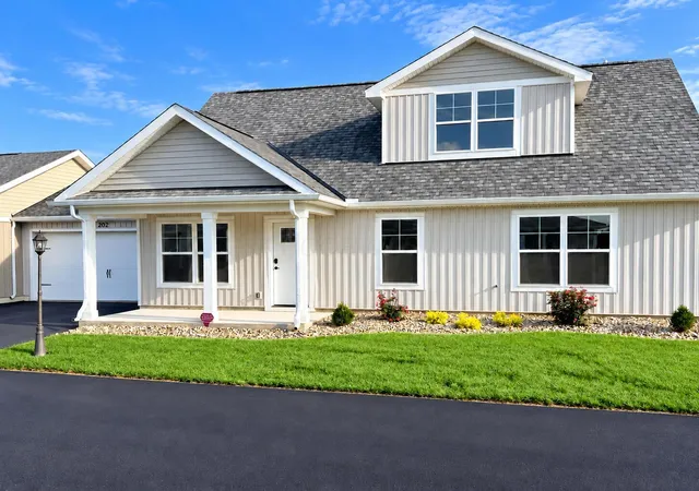 Photo 2 of Condo for sale at 202 Cumberland Meadows Cir, Hebron, OH 43025 | MLS# 226006117 | Listing updated on 2026-09-30