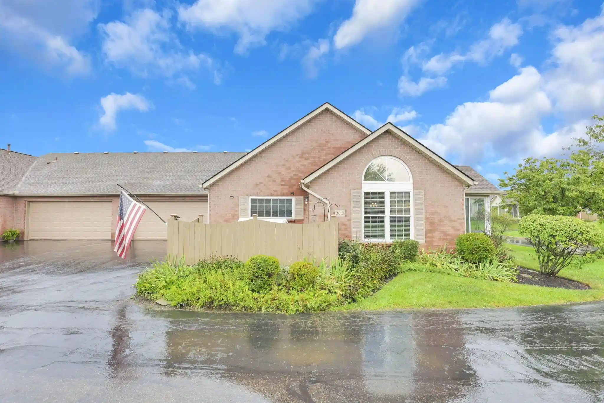 Listing Photo 1 - Condo for sale in 2018 Farmbrook Cir N located at 2018 Farmbrook Cir N, Grove City, OH 43123 - Unit 2018 Farmbrook Cir N