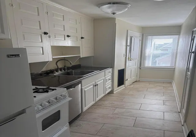 Photo 10 of Multi family home for sale at 922 Northwest Blvd, Columbus, OH 43212 | MLS# 226010033 | Listing updated on 2026-09-08