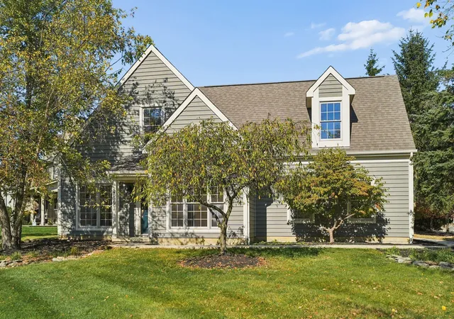 Photo 4 of Single family home for sale at 8412 Greenside Dr, Dublin, OH 43017 | MLS# 226040660 | Listing updated on 2026-10-29