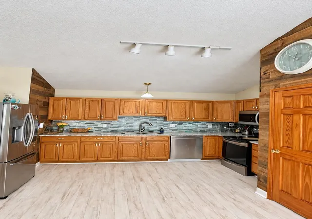 Photo 3 of Single family home for sale at 749 Country Clb Dr, Howard, OH 43028 | MLS# 226016792 | Listing updated on 2026-09-21