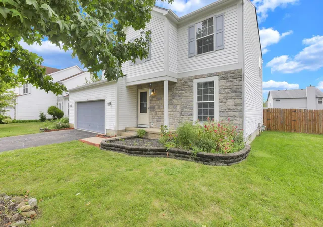 Photo 3 of Single family home for sale at 7180 Dewfall Dr, Reynoldsburg, OH 43068 | MLS# 226018683 | Listing updated on 2026-10-02