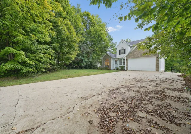 Photo 3 of Single family home for sale at 149 Lookout Ln, Pataskala, OH 43062 | MLS# 226034453 | Listing updated on 2026-10-05