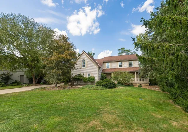 Photo 2 of Single family home for sale at 266 Oakham Ct, Powell, OH 43065 | MLS# 226019724 | Listing updated on 2026-09-27
