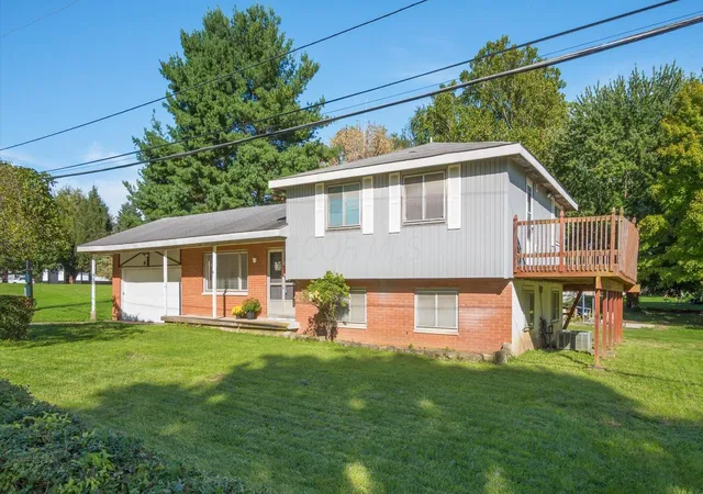 Photo 1 of Single family home for sale at 20 Worth Dr, Hebron, OH 43025 | MLS# 226022968 | Listing updated on 2026-09-25