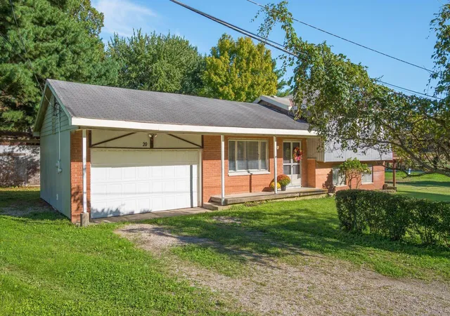 Photo 4 of Single family home for sale at 20 Worth Dr, Hebron, OH 43025 | MLS# 226022968 | Listing updated on 2026-09-25