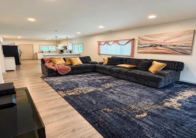 Photo 3 of Single family home for sale at 1719 Sullivant Ave, Columbus, OH 43223 | MLS# 226020918 | Listing updated on 2026-10-08