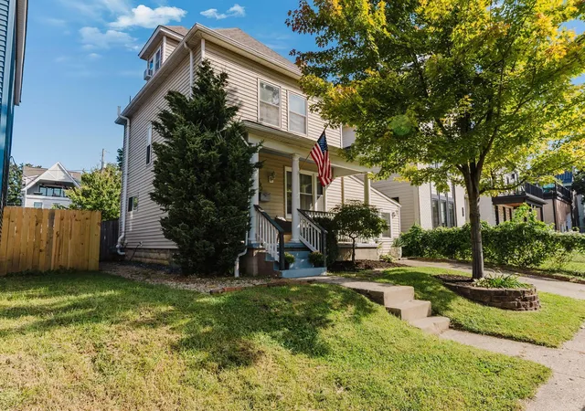 Photo 1 of Single family home for sale at 590 W 2nd Avenue, Columbus, OH 43201 | MLS# 226022282 | Listing updated on 2026-10-26