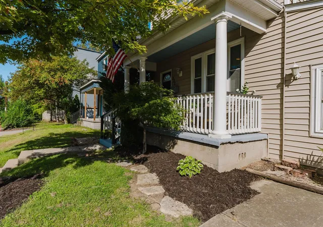 Photo 3 of Single family home for sale at 590 W 2nd Avenue, Columbus, OH 43201 | MLS# 226022282 | Listing updated on 2026-10-26