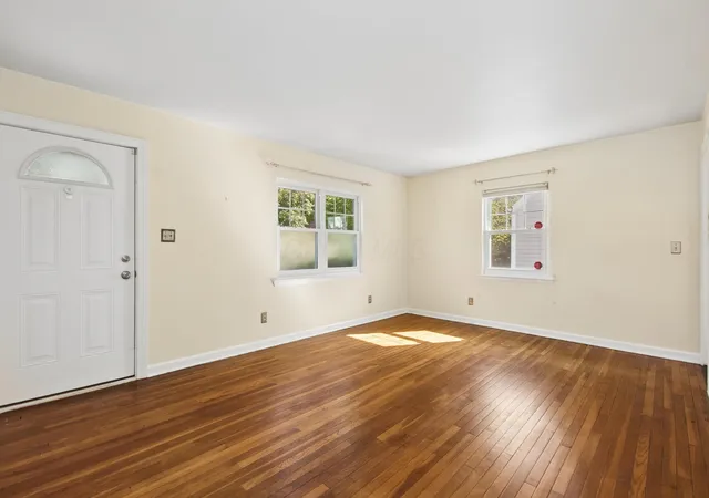 Photo 3 of Single family home for sale at 565 Northridge Rd, Columbus, OH 43214 | MLS# 226035109 | Listing updated on 2026-09-27