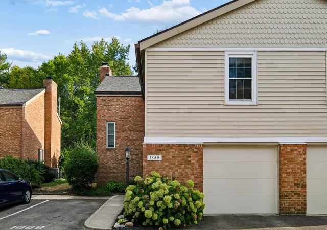 Photo 2 of Condo for sale at 1689 Moravian St #89, Columbus, OH 43220 | MLS# 226034200 | Listing updated on 2026-09-16