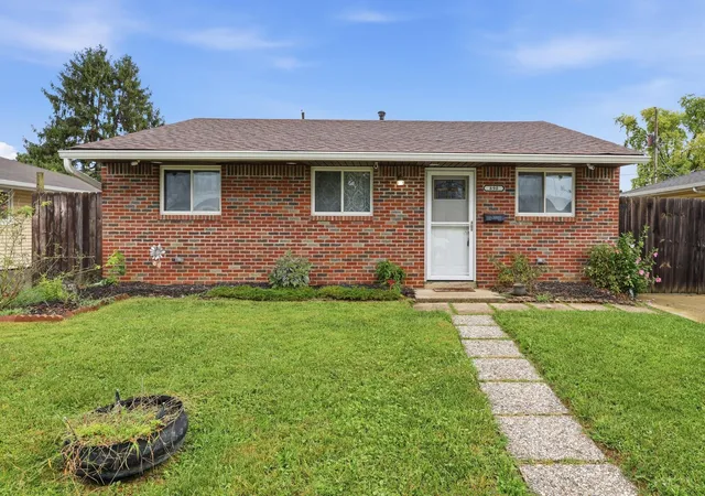 Photo 3 of Single family home for sale at 890 Bruckner Rd, Columbus, OH 43207 | MLS# 226023571 | Listing updated on 2026-10-01