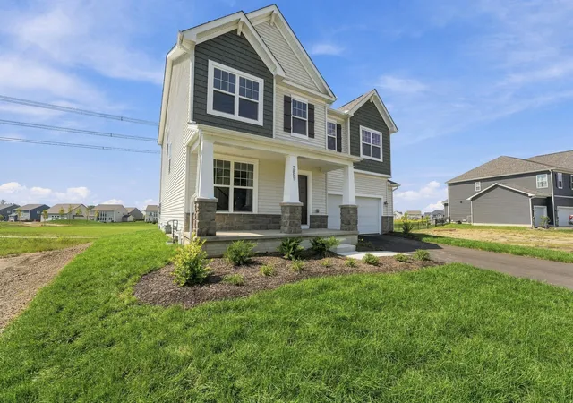 Photo 2 of Sale Pending at 3851 Colts Reign Dr, Powell, OH 43065 | MLS# 226023755 | Listing updated on 2026-09-17