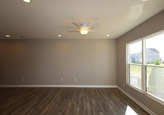 Listing Photo 1 - Condo for sale in building located at 5718 Dutch Ln, Powell, OH 43065