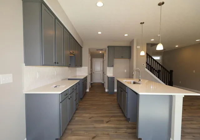 Listing Photo 5 - Condo for sale in building located at 5718 Dutch Ln, Powell, OH 43065