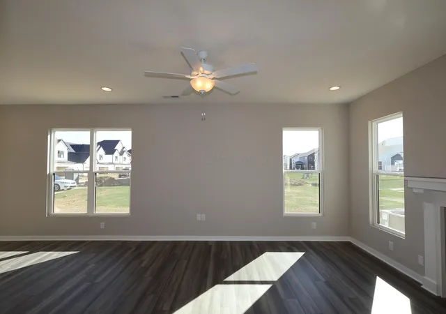 Listing Photo 1 - Condo for sale in building located at 5726 Dutch Ln, Powell, OH 43065